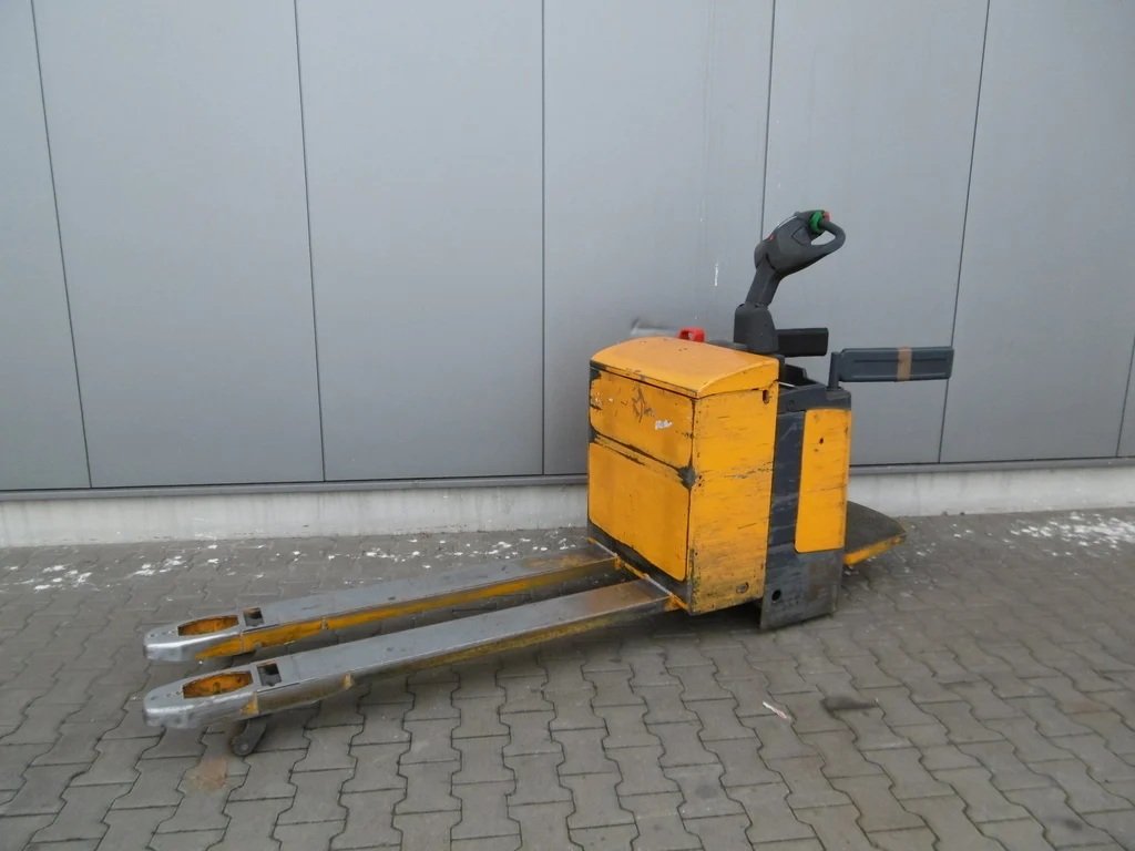 JUNGHEINRICH ERE 120-21 160 53 electric pallet truck for sale